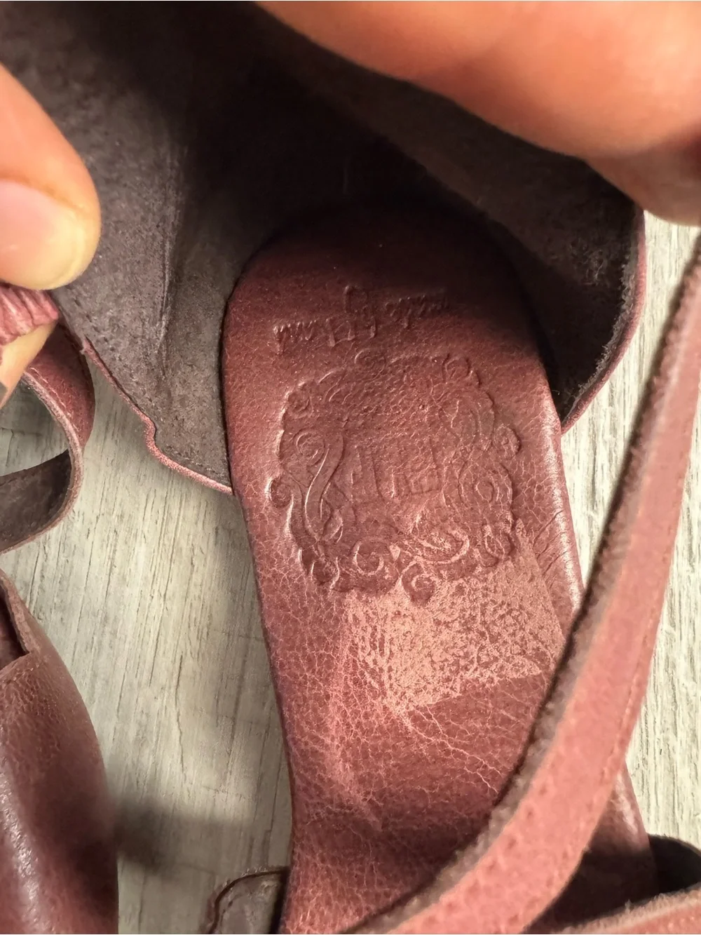 Scalloped Cross-Strap Leather Flats in Brown